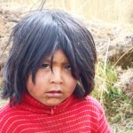 Portrait de jeune péruvienne des montagnes